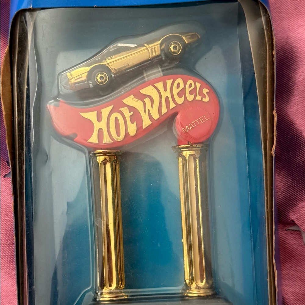 Mattel Hot Wheels Gold Car Display